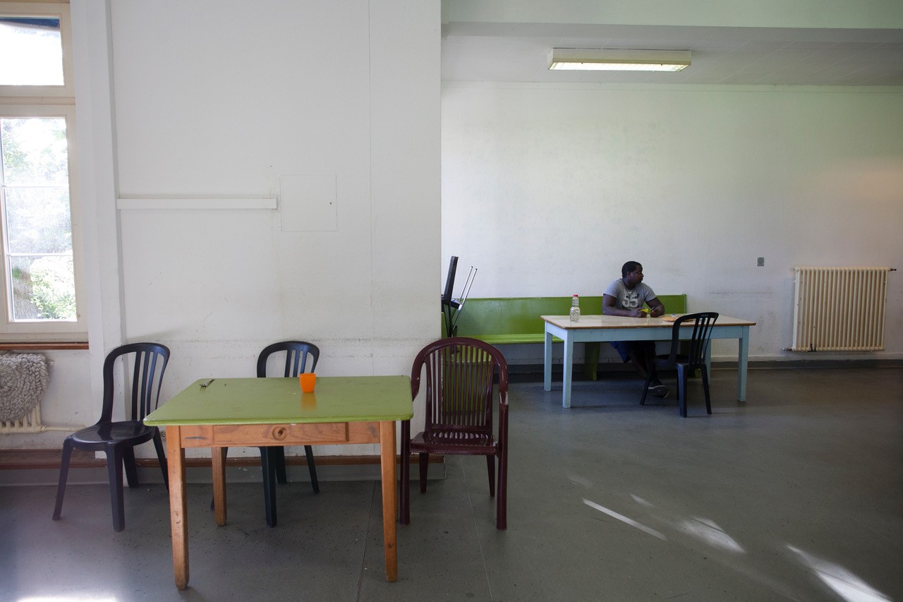 « Le système de l’aide d’urgence rend malade » : les requérant-e-s d’asile frappé-e-s d’une decision négative